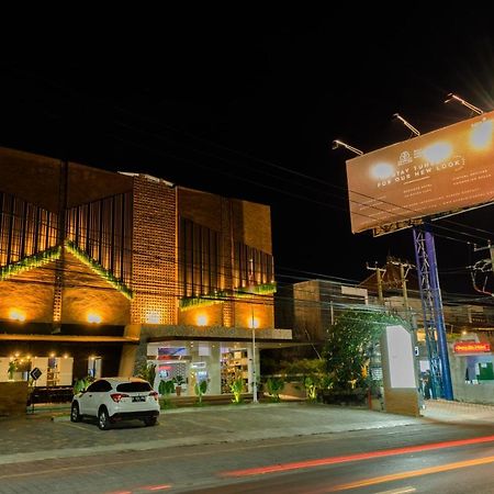 Berry Biz Hotel Sunset Road Seminyak Exterior foto